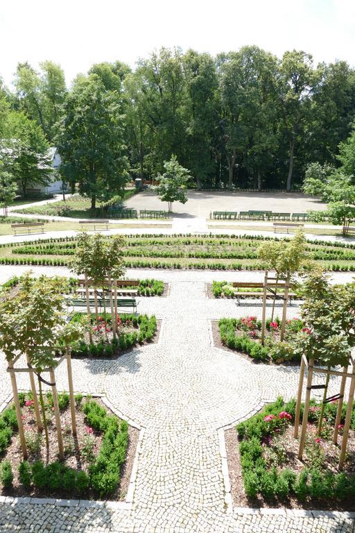 Ckm Centrum Konferencyjne Mazowsze Otrębusy Exteriér fotografie